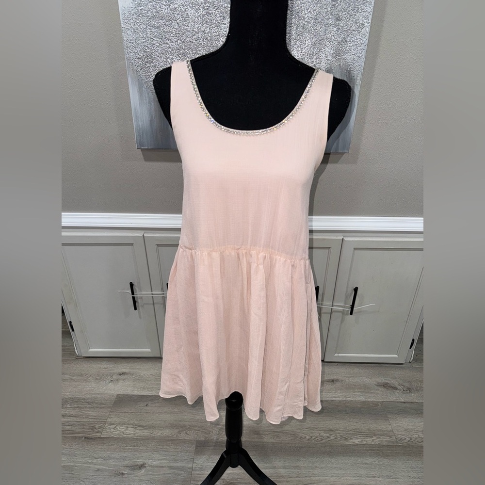 Alice & Olivia Dusty Pink Sequin Neckline Dress
C205513634 - Picture 3 of 10
